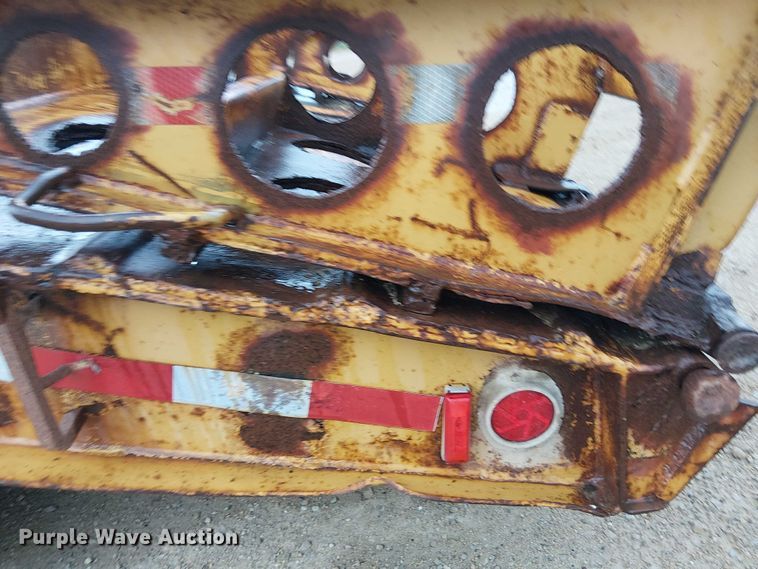 image for item DT6264 1979 HFTH drop deck equipment trailer