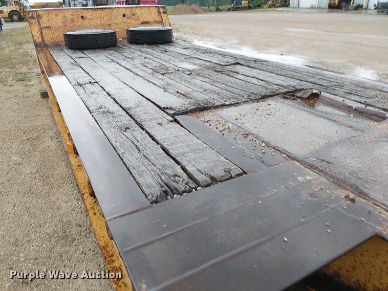 image for item DT6264 1979 HFTH drop deck equipment trailer