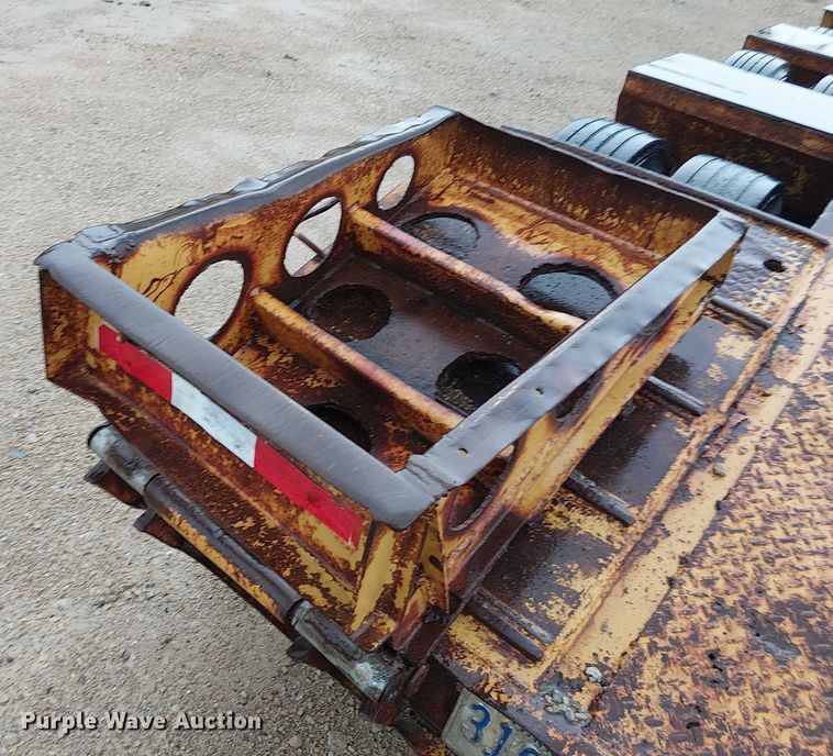 image for item DT6264 1979 HFTH drop deck equipment trailer