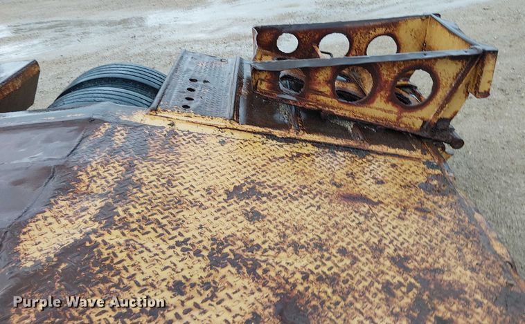 image for item DT6264 1979 HFTH drop deck equipment trailer