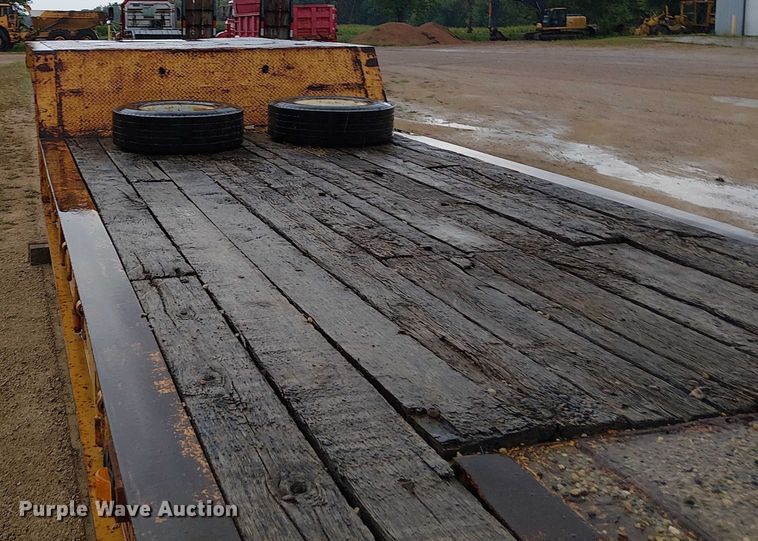 image for item DT6264 1979 HFTH drop deck equipment trailer