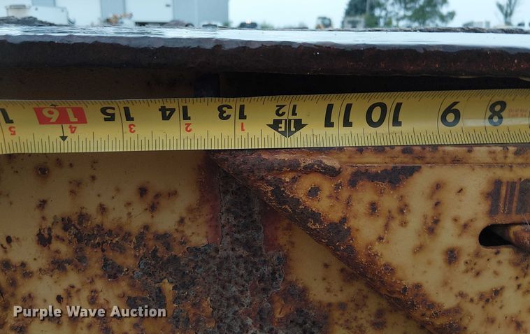 image for item DT6264 1979 HFTH drop deck equipment trailer