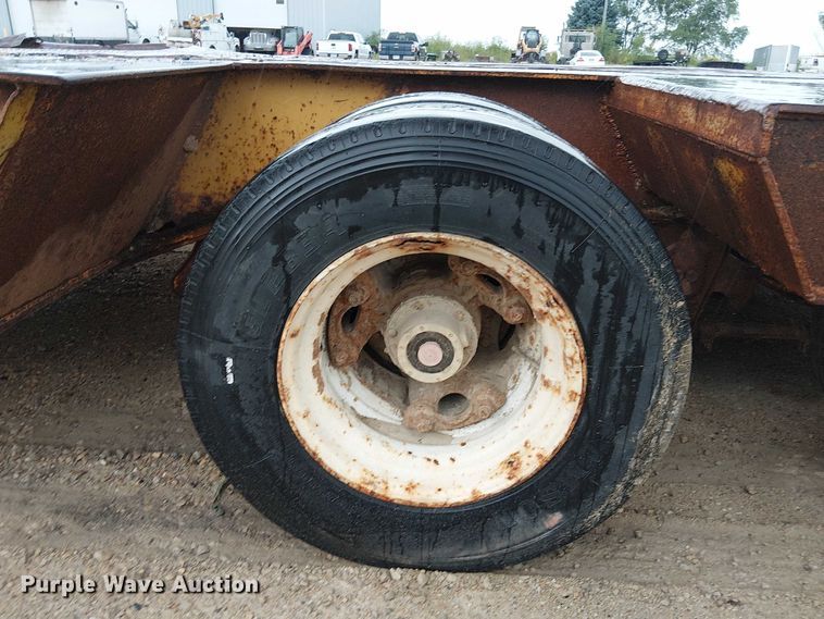 image for item DT6264 1979 HFTH drop deck equipment trailer