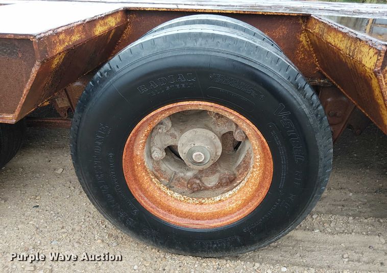 image for item DT6264 1979 HFTH drop deck equipment trailer