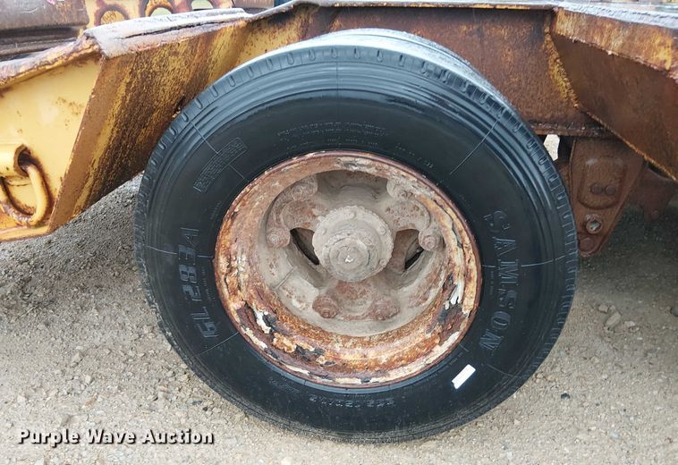 image for item DT6264 1979 HFTH drop deck equipment trailer