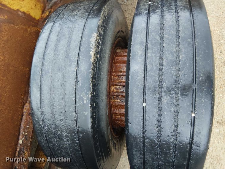 image for item DT6264 1979 HFTH drop deck equipment trailer