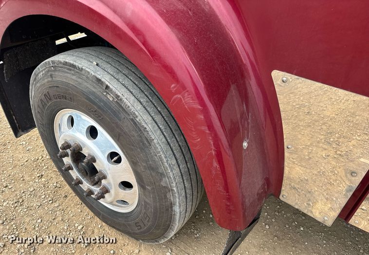 image for item DW3381 2007 International 9900ix Semi Truck