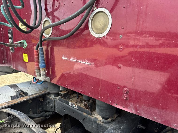 image for item DW3381 2007 International 9900ix Semi Truck