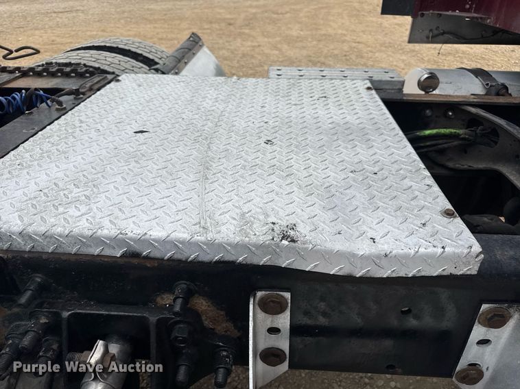 image for item DW3381 2007 International 9900ix Semi Truck