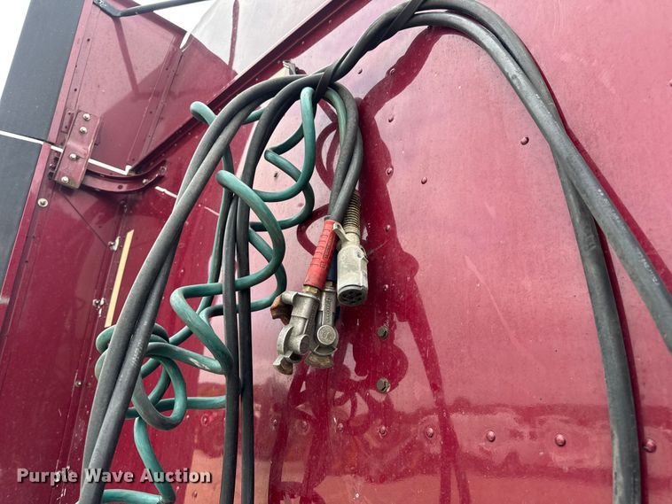 image for item DW3381 2007 International 9900ix Semi Truck