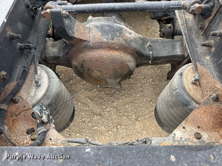 image for item DW3381 2007 International 9900ix Semi Truck