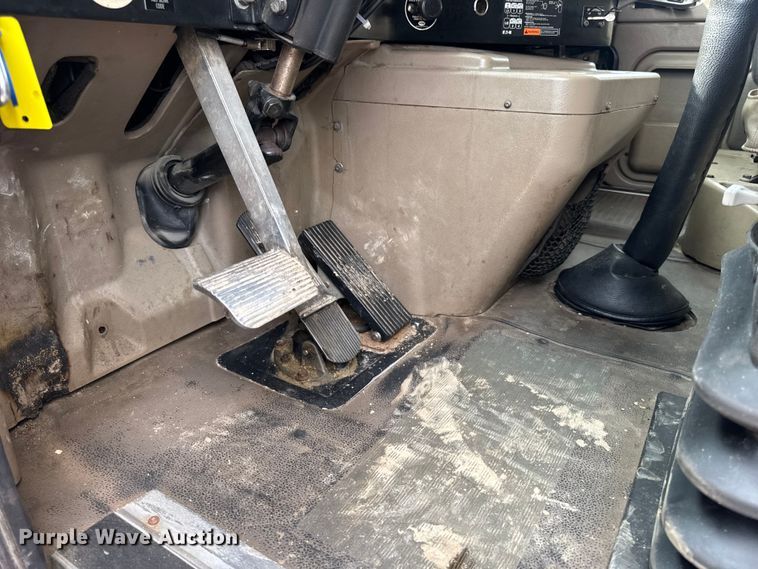 image for item DW3381 2007 International 9900ix Semi Truck