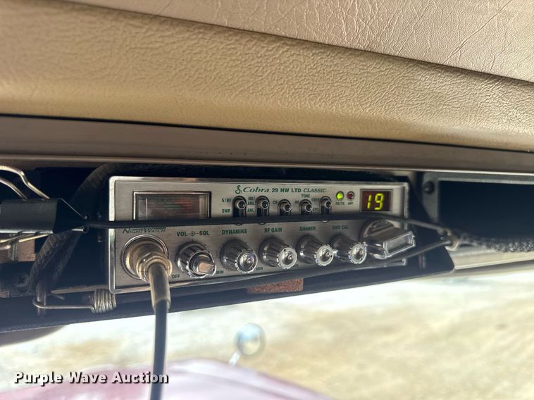 image for item DW3381 2007 International 9900ix Semi Truck