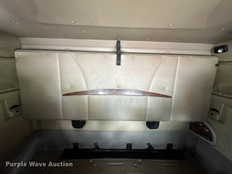 image for item DW3381 2007 International 9900ix Semi Truck