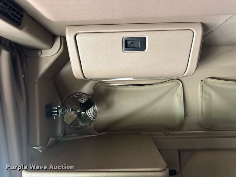 image for item DW3381 2007 International 9900ix Semi Truck