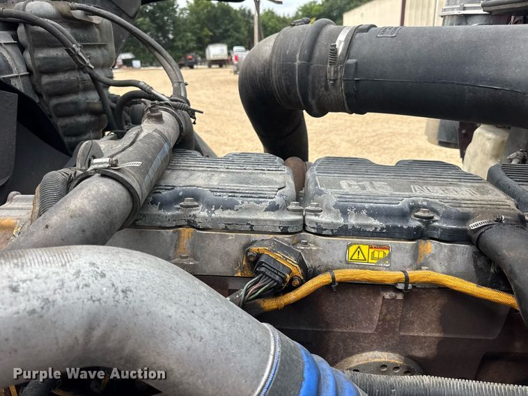 image for item DW3381 2007 International 9900ix Semi Truck