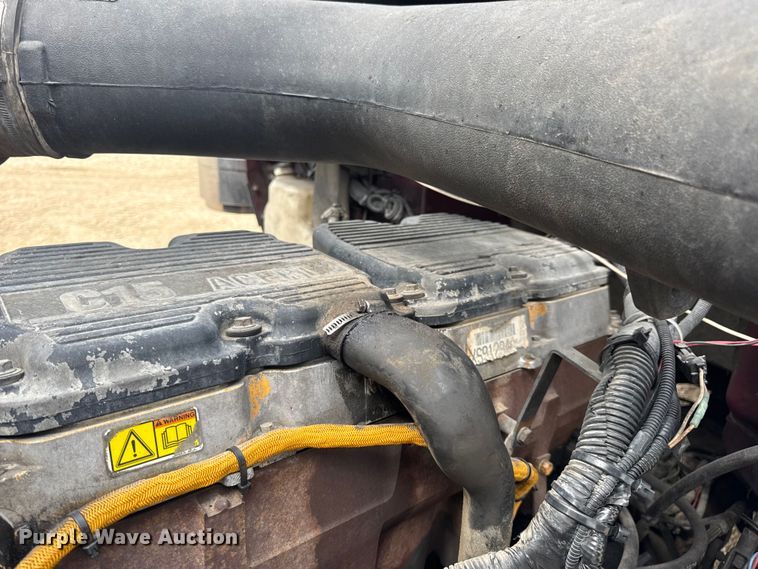 image for item DW3381 2007 International 9900ix Semi Truck