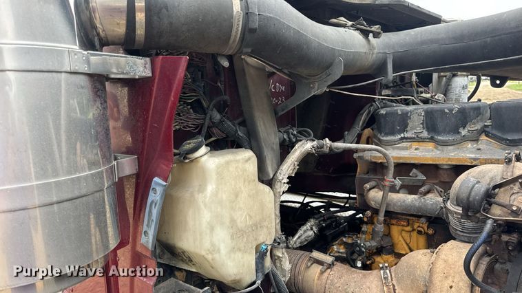 image for item DW3381 2007 International 9900ix Semi Truck