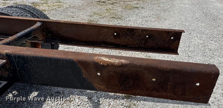 image for item DW6554 2001 International  9100i truck cab and chassis