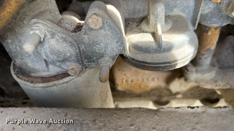 image for item DW6554 2001 International  9100i truck cab and chassis