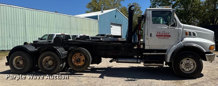 image for item DW6573 2005 Sterling hook lift truck