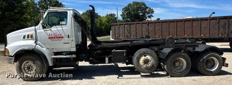 image for item DW6573 2005 Sterling hook lift truck