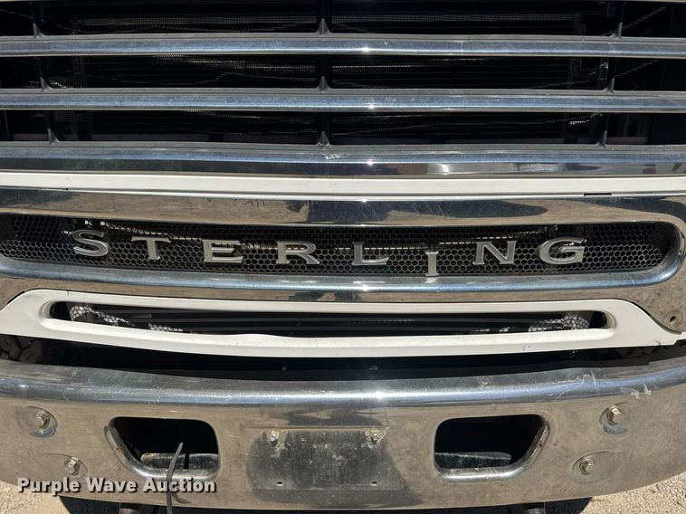 image for item DW6573 2005 Sterling hook lift truck