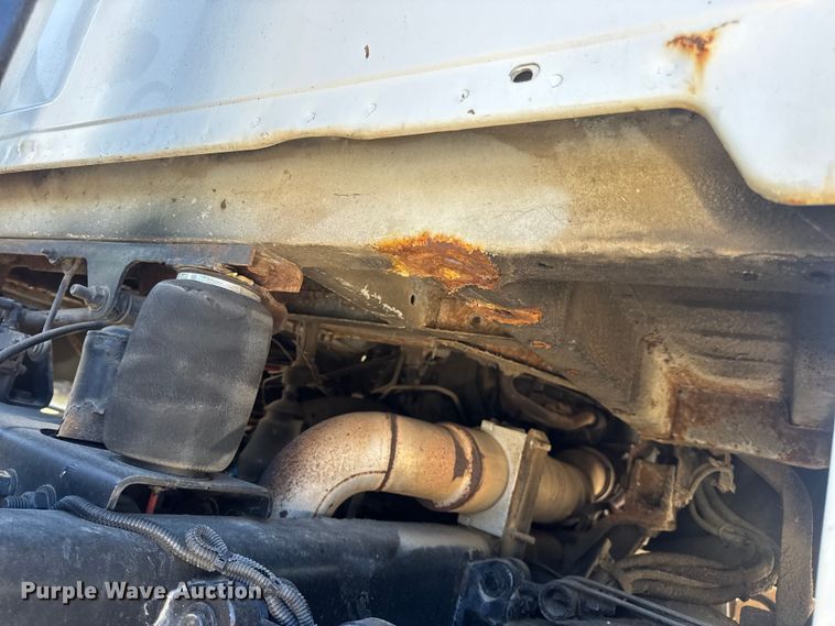 image for item DW6573 2005 Sterling hook lift truck