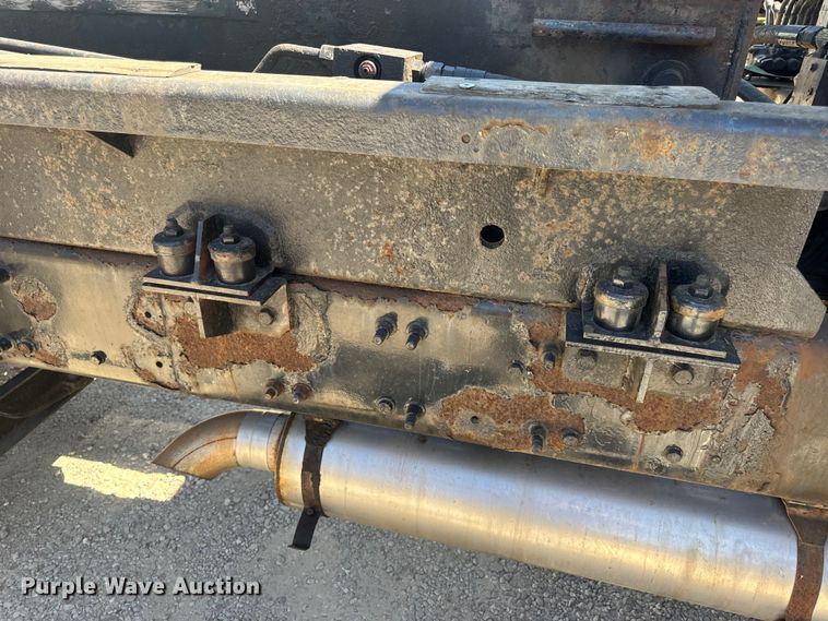 image for item DW6573 2005 Sterling hook lift truck