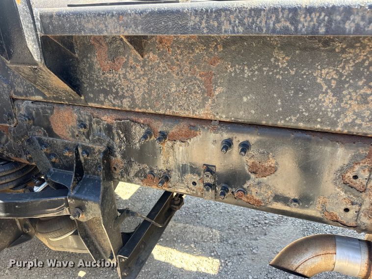 image for item DW6573 2005 Sterling hook lift truck