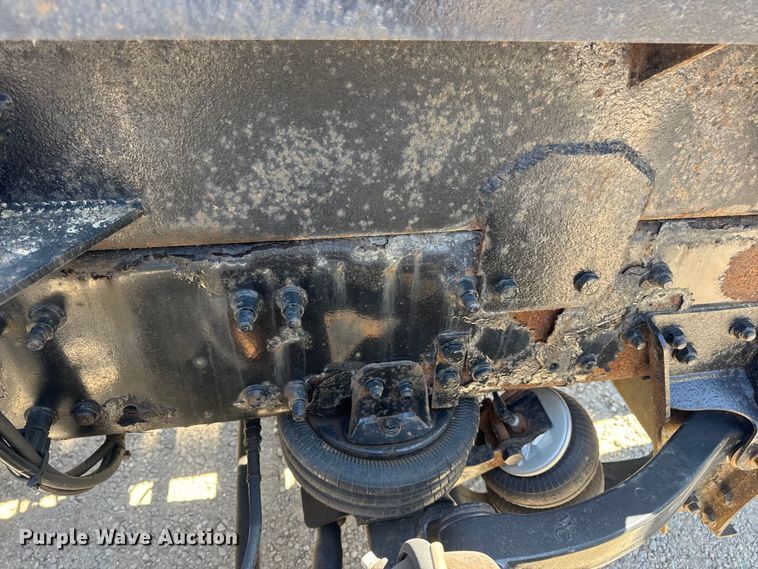 image for item DW6573 2005 Sterling hook lift truck