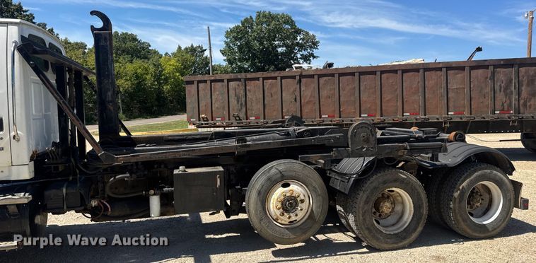 image for item DW6573 2005 Sterling hook lift truck