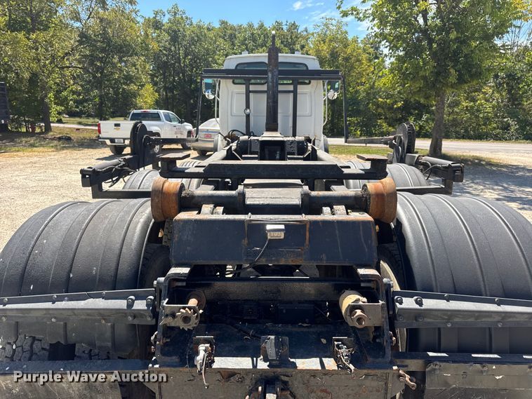 image for item DW6573 2005 Sterling hook lift truck