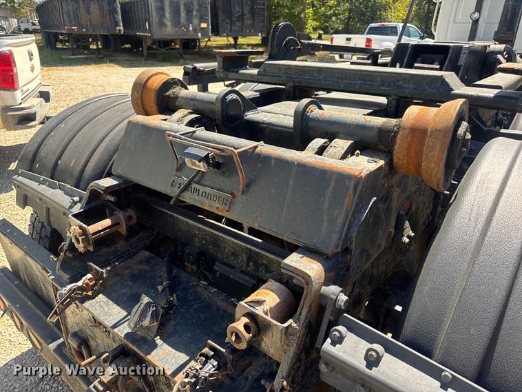 image for item DW6573 2005 Sterling hook lift truck