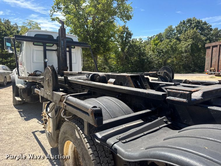 image for item DW6573 2005 Sterling hook lift truck