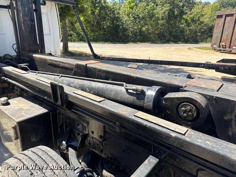 image for item DW6573 2005 Sterling hook lift truck