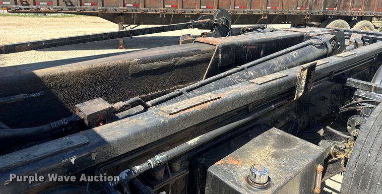 image for item DW6573 2005 Sterling hook lift truck