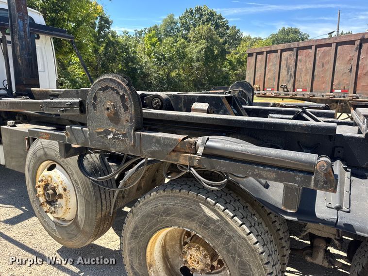 image for item DW6573 2005 Sterling hook lift truck