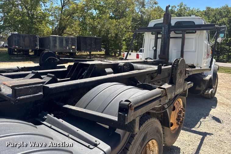 image for item DW6573 2005 Sterling hook lift truck