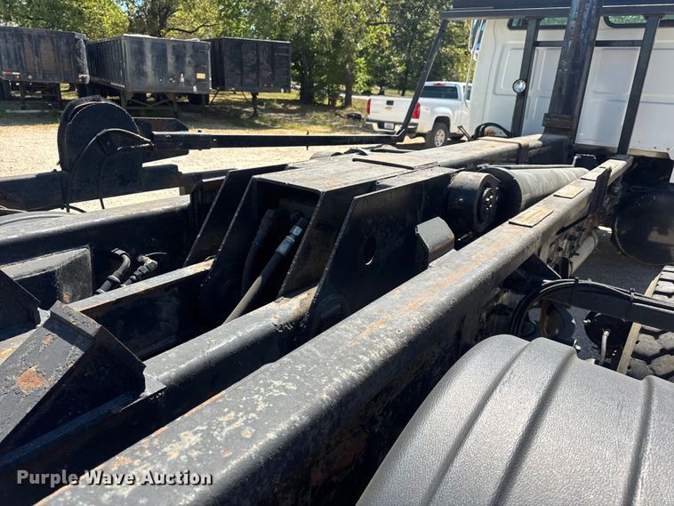 image for item DW6573 2005 Sterling hook lift truck