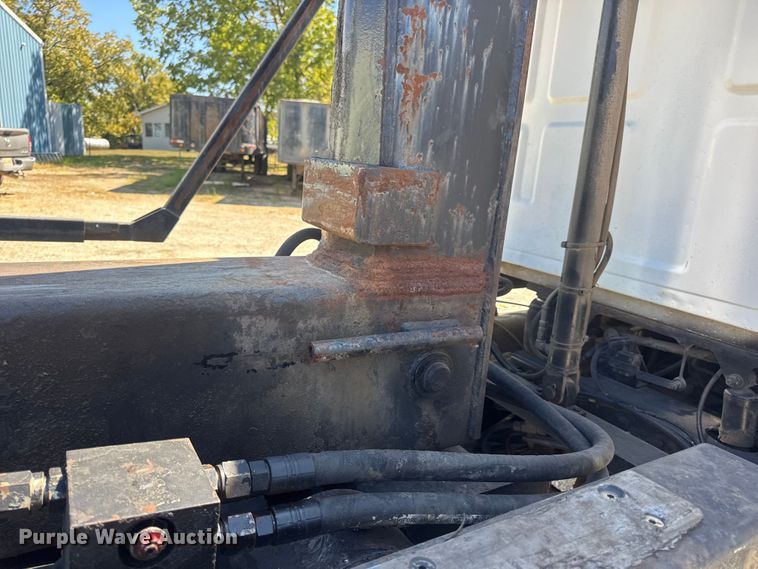 image for item DW6573 2005 Sterling hook lift truck