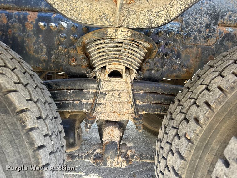 image for item DW6573 2005 Sterling hook lift truck