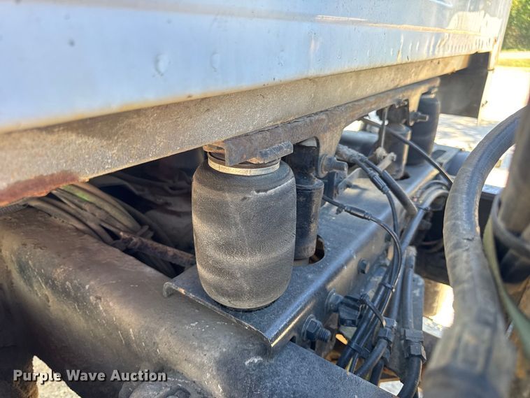 image for item DW6573 2005 Sterling hook lift truck