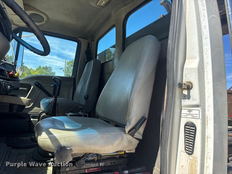 image for item DW6573 2005 Sterling hook lift truck