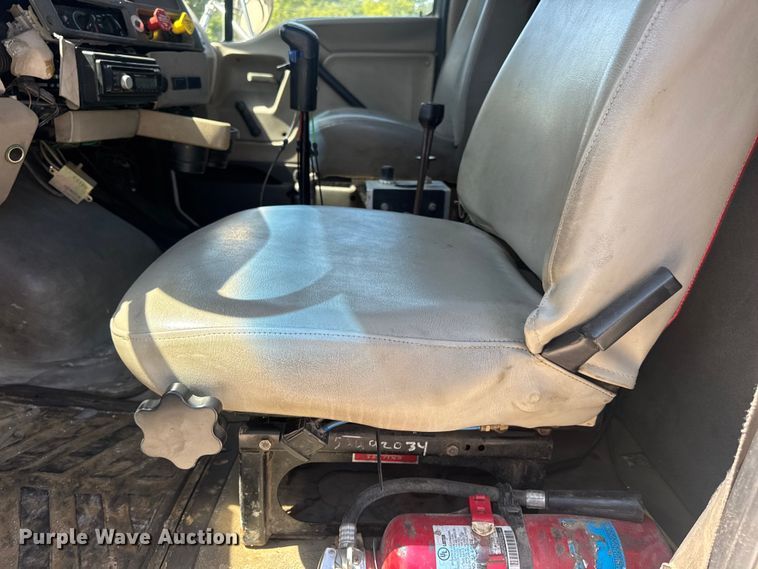 image for item DW6573 2005 Sterling hook lift truck