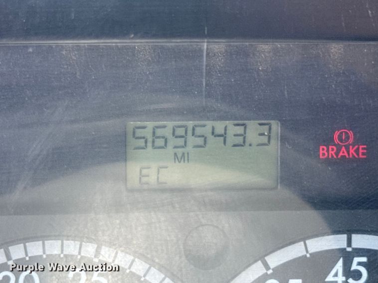 image for item DW6573 2005 Sterling hook lift truck