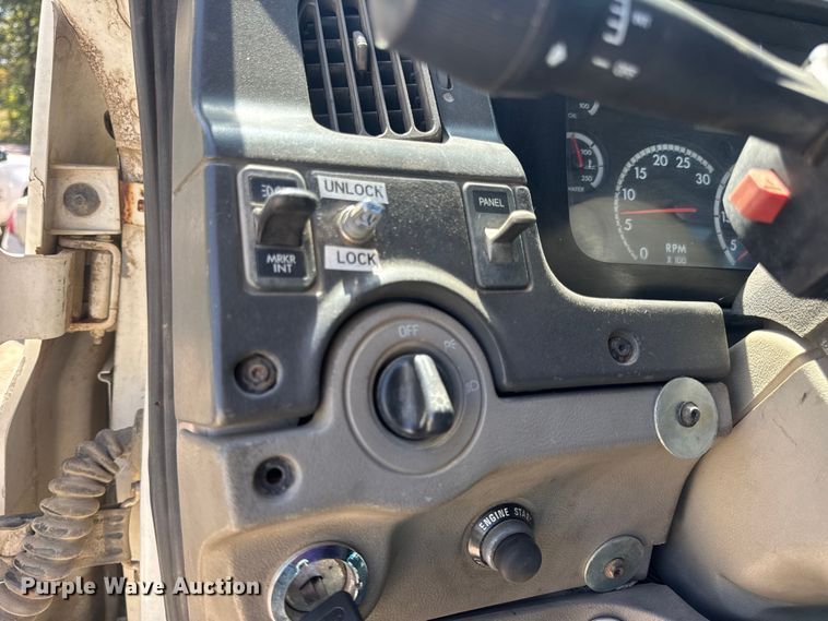 image for item DW6573 2005 Sterling hook lift truck