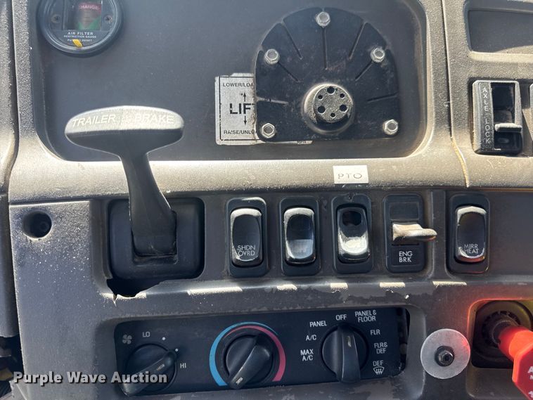 image for item DW6573 2005 Sterling hook lift truck