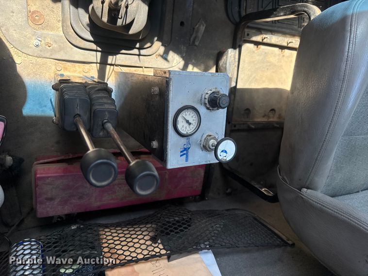 image for item DW6573 2005 Sterling hook lift truck