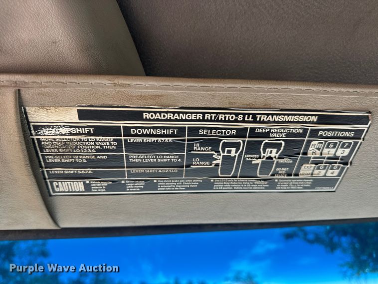 image for item DW6573 2005 Sterling hook lift truck